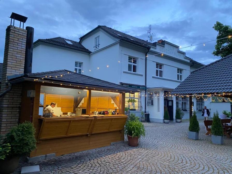 Penzion A Restaurace Belecky Mlyn Pteni Ngoại thất bức ảnh